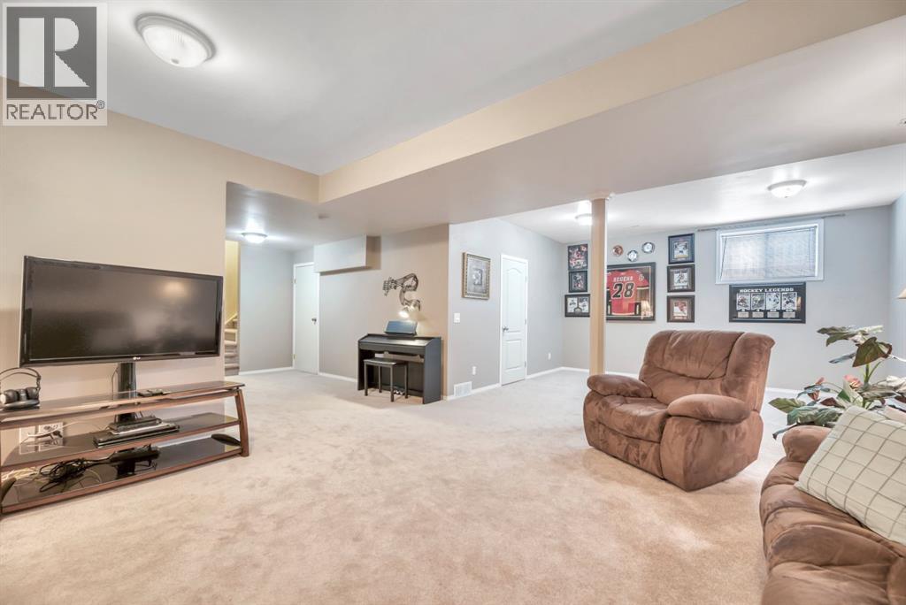 144 Springmere Close, Chestermere, Alberta  T1X 1J9 - Photo 46 - A2293499