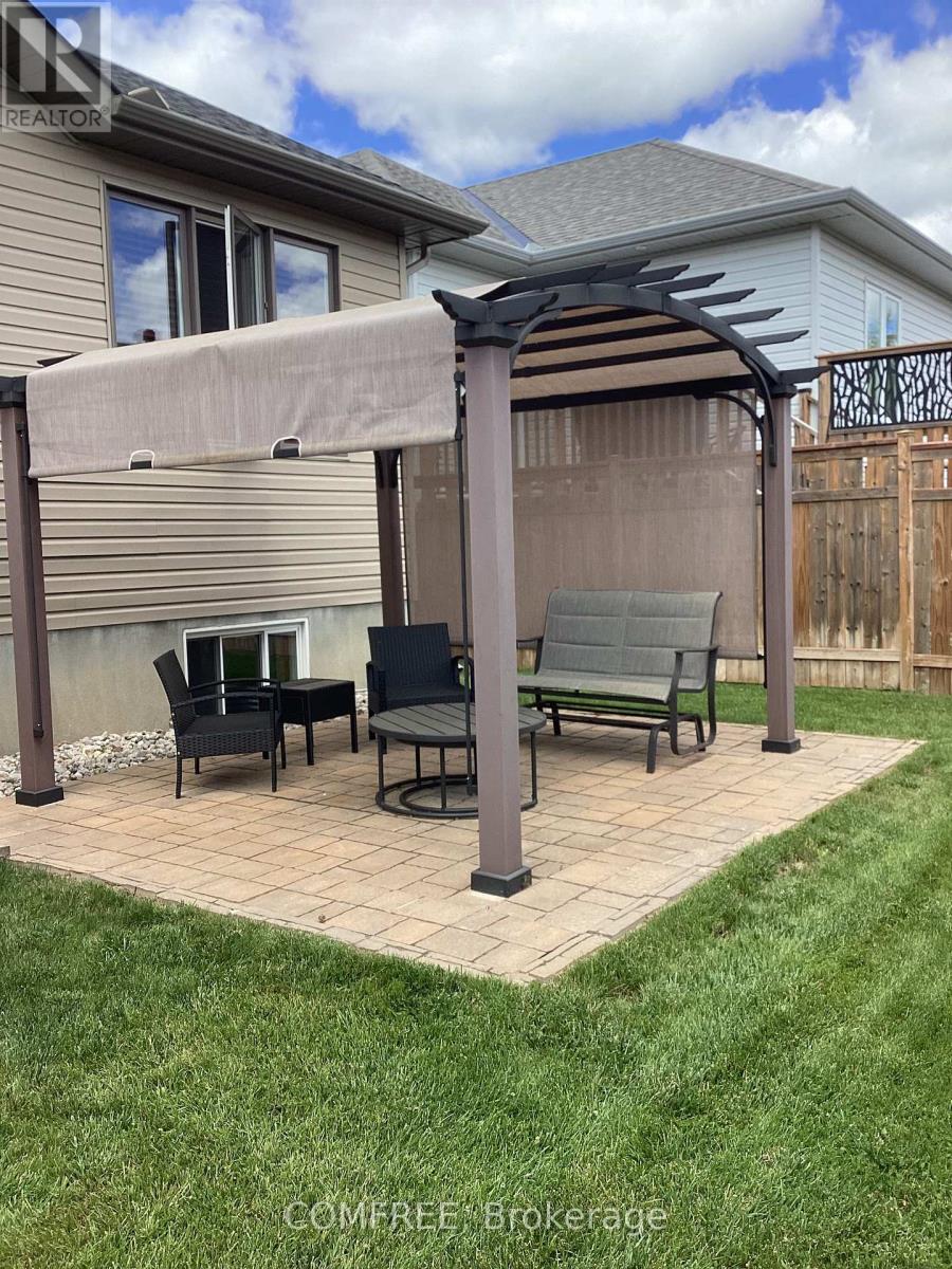 608 Robert Hill Street, Mississippi Mills, Ontario  K0A 1A0 - Photo 34 - X12901302