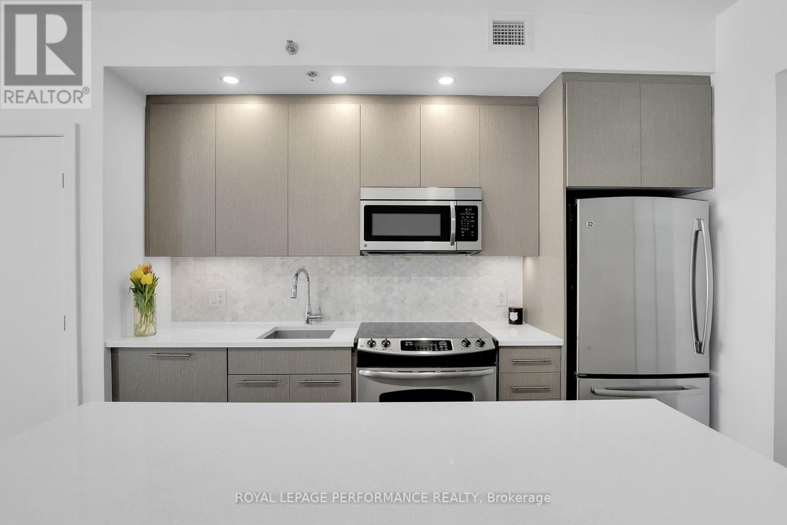 413 - 88 Richmond Road, Ottawa, Ontario  K1Z 0B1 - Photo 5 - X12901394