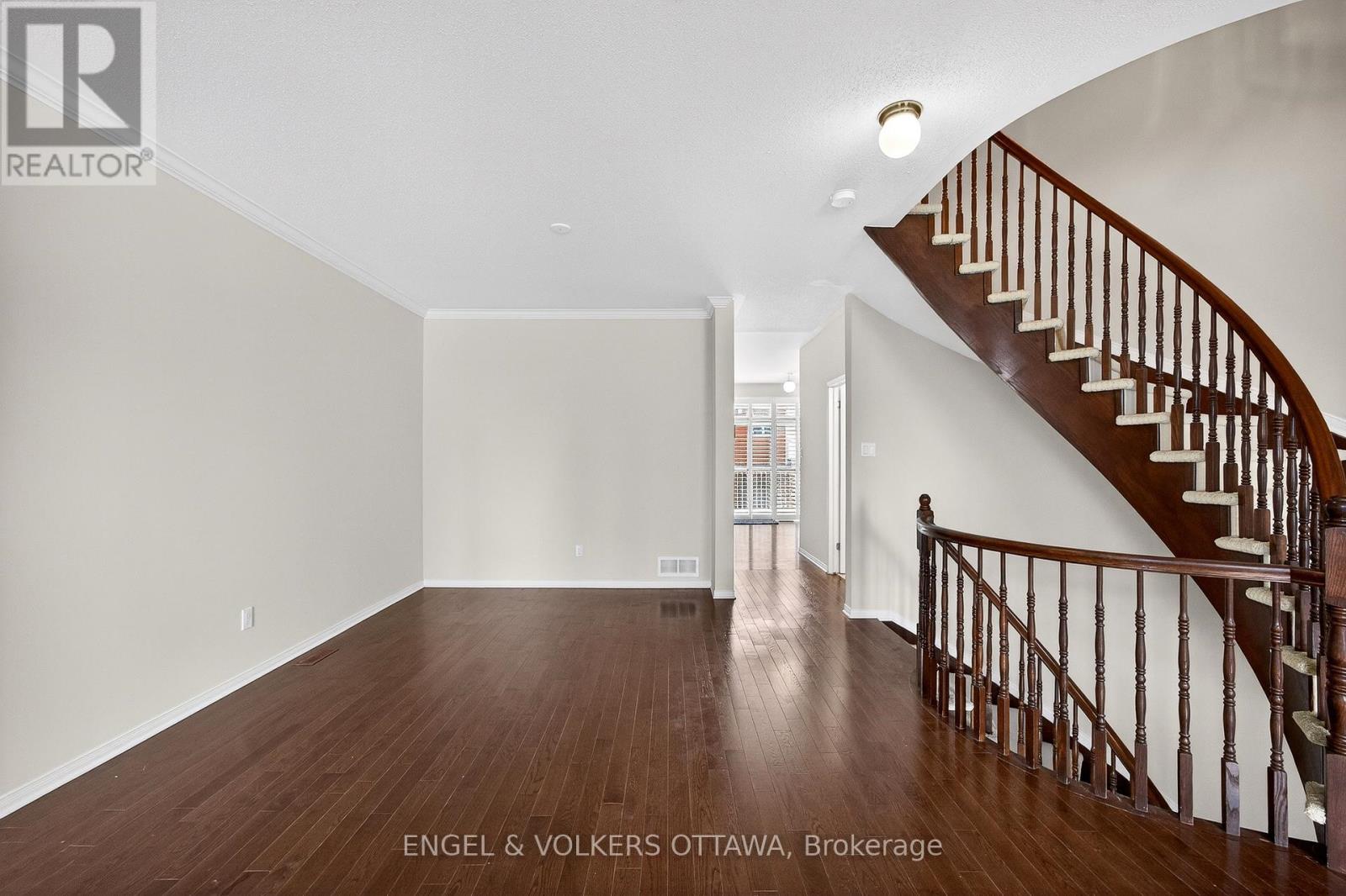 180 Lanark Avenue, Ottawa, Ontario  K1Z 1E5 - Photo 17 - X12901420