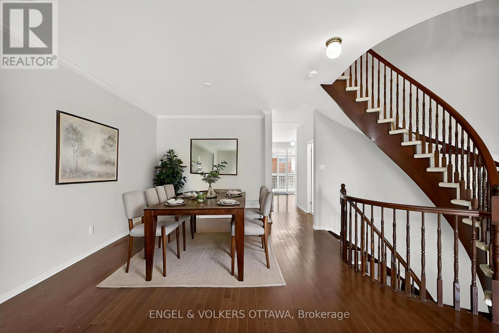 180 Lanark Avenue, Ottawa, Ontario  K1Z 1E5 - Photo 18 - X12901420