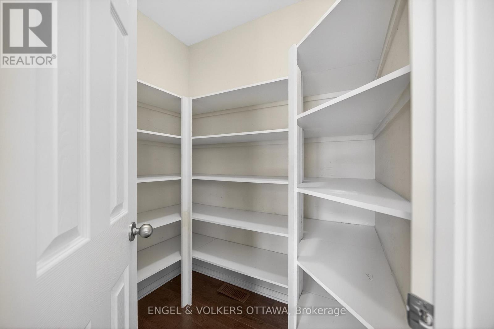 180 Lanark Avenue, Ottawa, Ontario  K1Z 1E5 - Photo 24 - X12901420