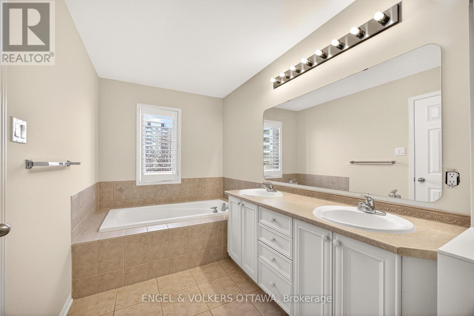 180 Lanark Avenue, Ottawa, Ontario  K1Z 1E5 - Photo 29 - X12901420