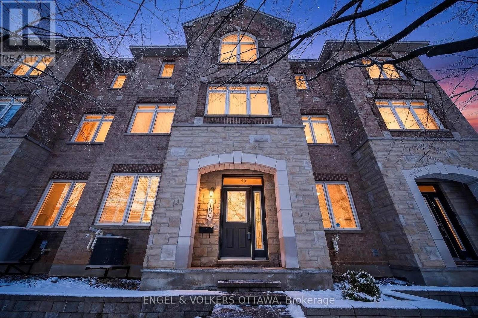 180 Lanark Avenue, Ottawa, Ontario  K1Z 1E5 - Photo 3 - X12901420