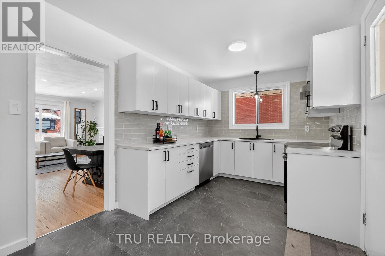 A - 2443 Sudbury Avenue, Ottawa, Ontario  K2C 1L6 - Photo 14 - X12901454