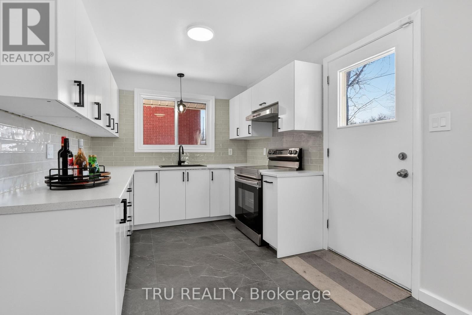 A - 2443 Sudbury Avenue, Ottawa, Ontario  K2C 1L6 - Photo 15 - X12901454