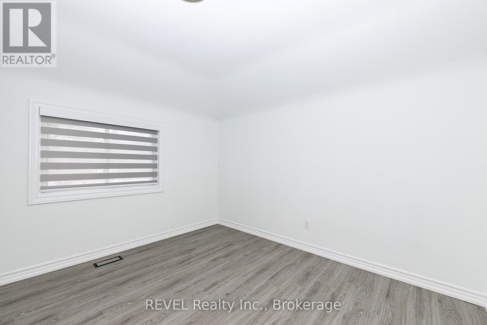 19 Claremount Circle N, Welland, Ontario  L3C 2P4 - Photo 23 - X12901304