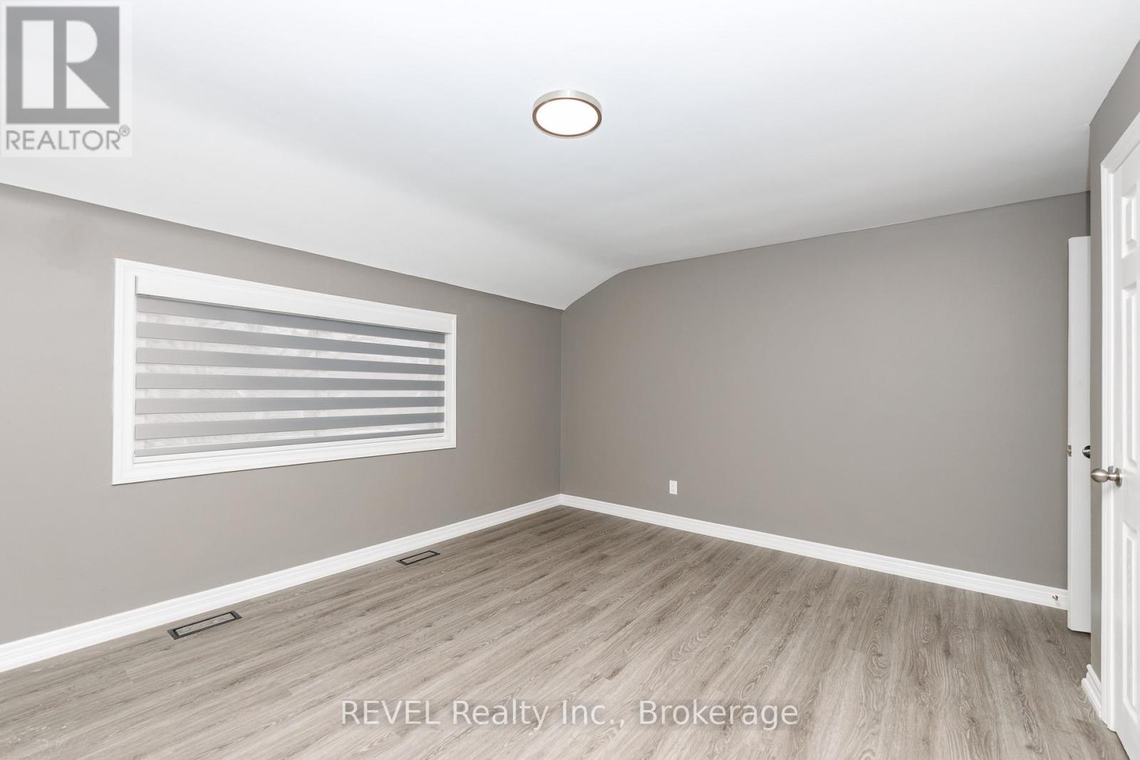 19 Claremount Circle N, Welland, Ontario  L3C 2P4 - Photo 28 - X12901304