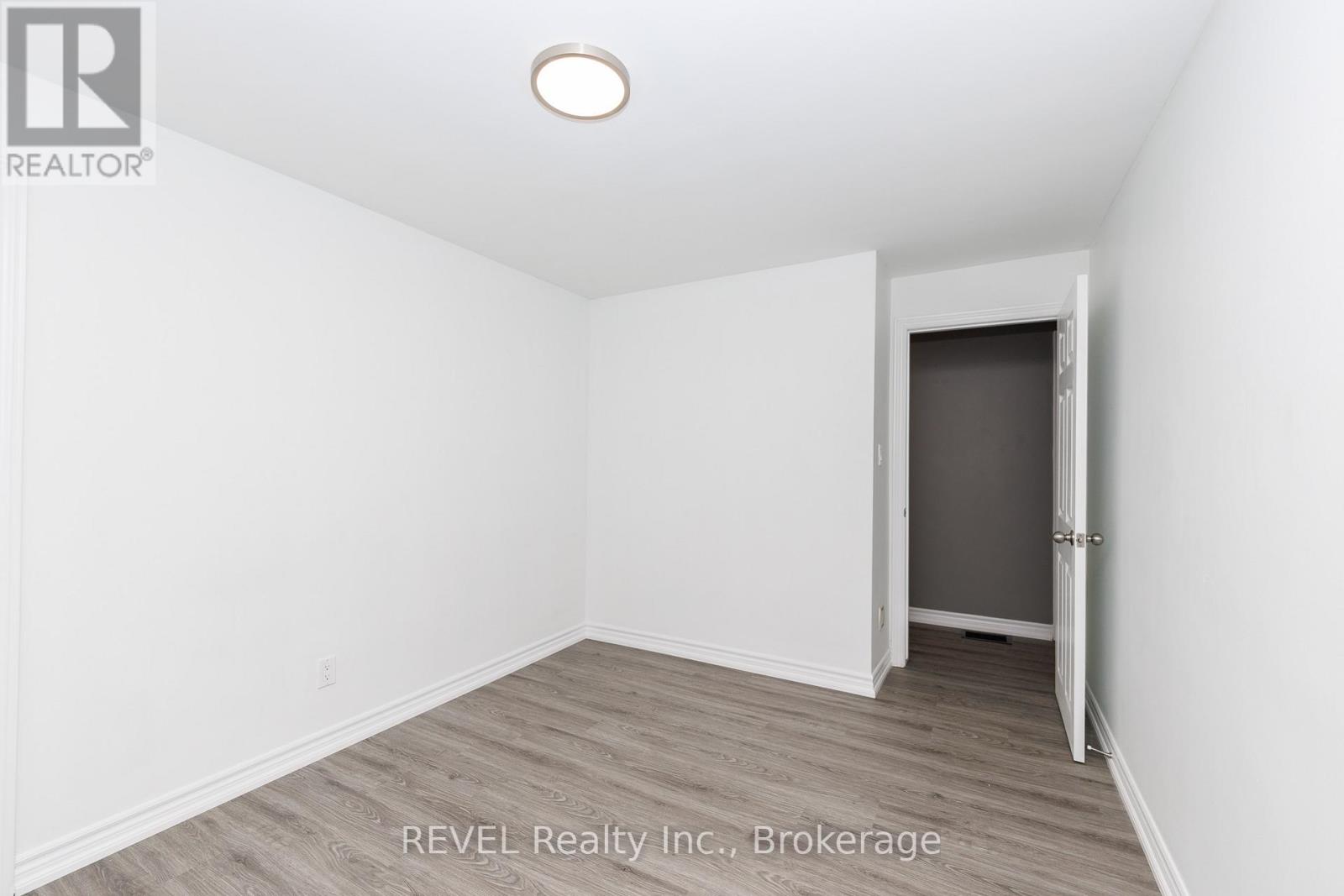 19 Claremount Circle N, Welland, Ontario  L3C 2P4 - Photo 30 - X12901304