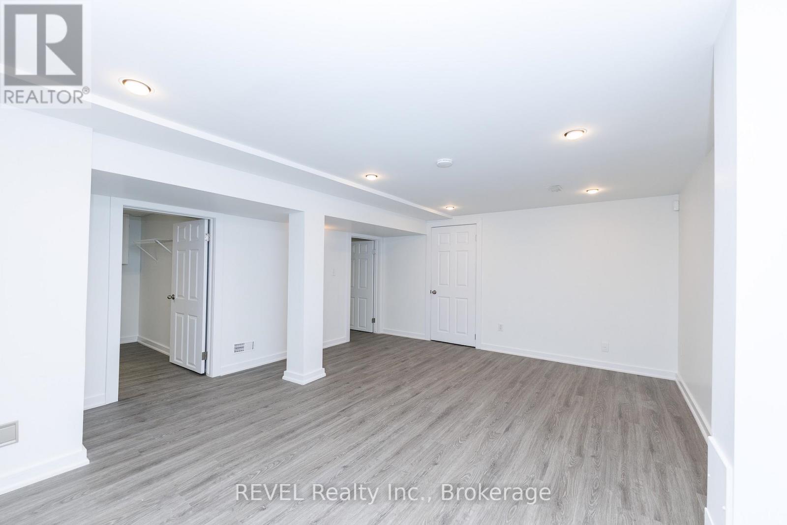 19 Claremount Circle N, Welland, Ontario  L3C 2P4 - Photo 34 - X12901304