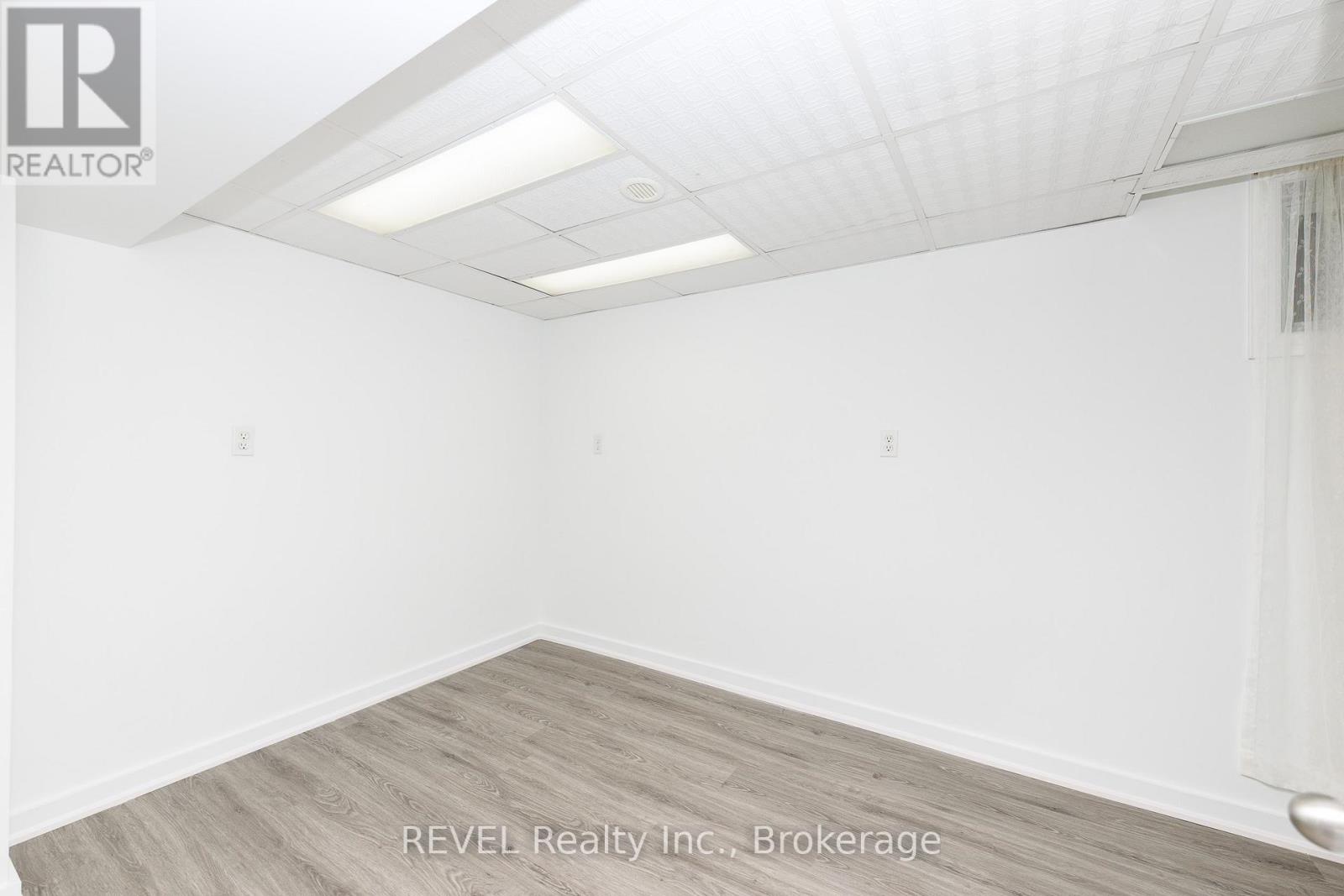 19 Claremount Circle N, Welland, Ontario  L3C 2P4 - Photo 36 - X12901304