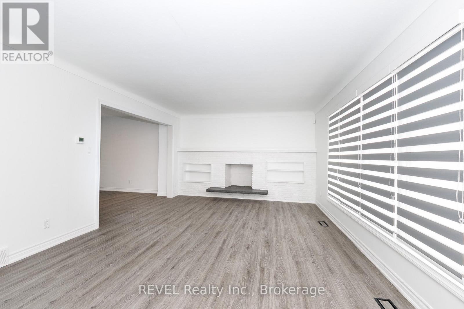 19 Claremount Circle N, Welland, Ontario  L3C 2P4 - Photo 6 - X12901304