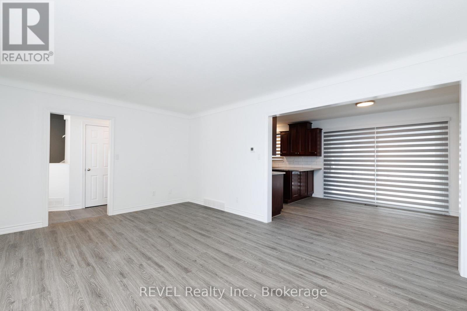 19 Claremount Circle N, Welland, Ontario  L3C 2P4 - Photo 9 - X12901304