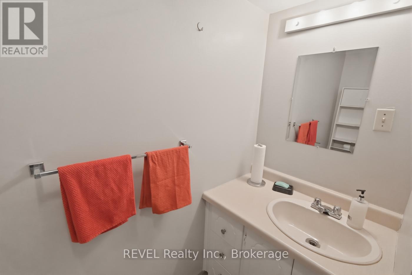 113 Commercial Street, Welland, Ontario  L3B 5Z1 - Photo 32 - X12901416