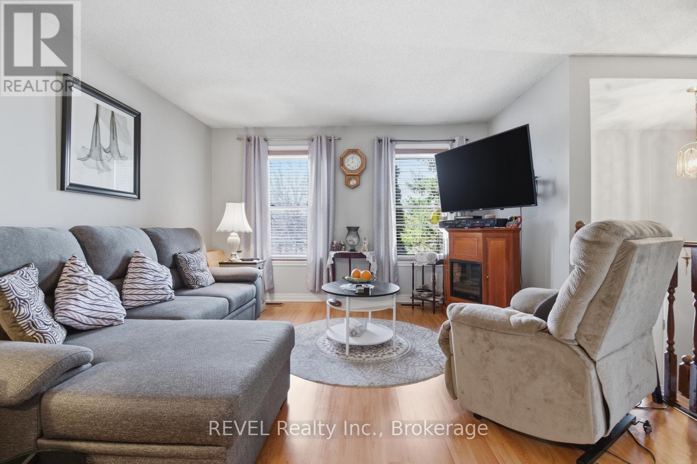 113 Commercial Street, Welland, Ontario  L3B 5Z1 - Photo 4 - X12901416