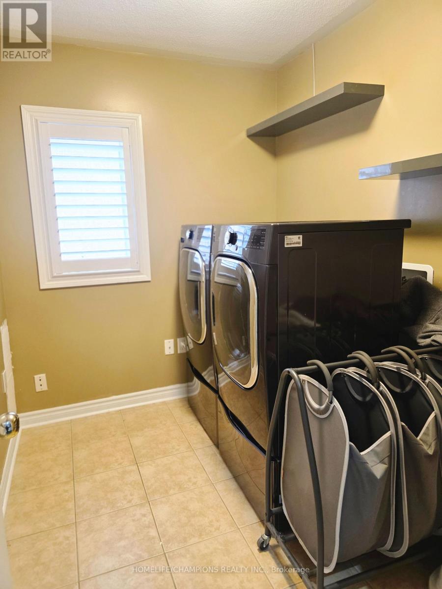 105 Braith Crescent, Whitchurch-Stouffville, Ontario  L4A 0B9 - Photo 15 - N12901372