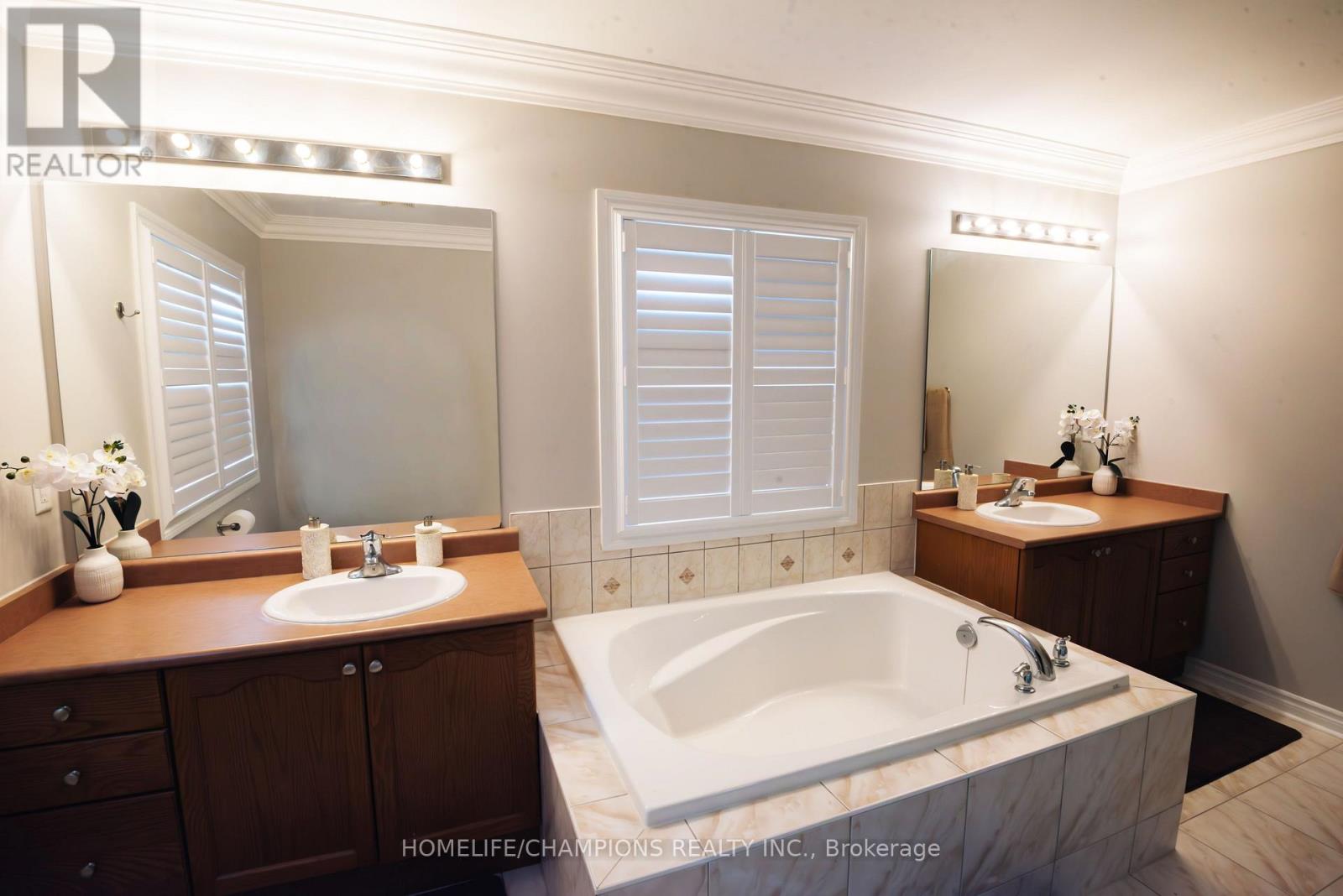 105 Braith Crescent, Whitchurch-Stouffville, Ontario  L4A 0B9 - Photo 24 - N12901372