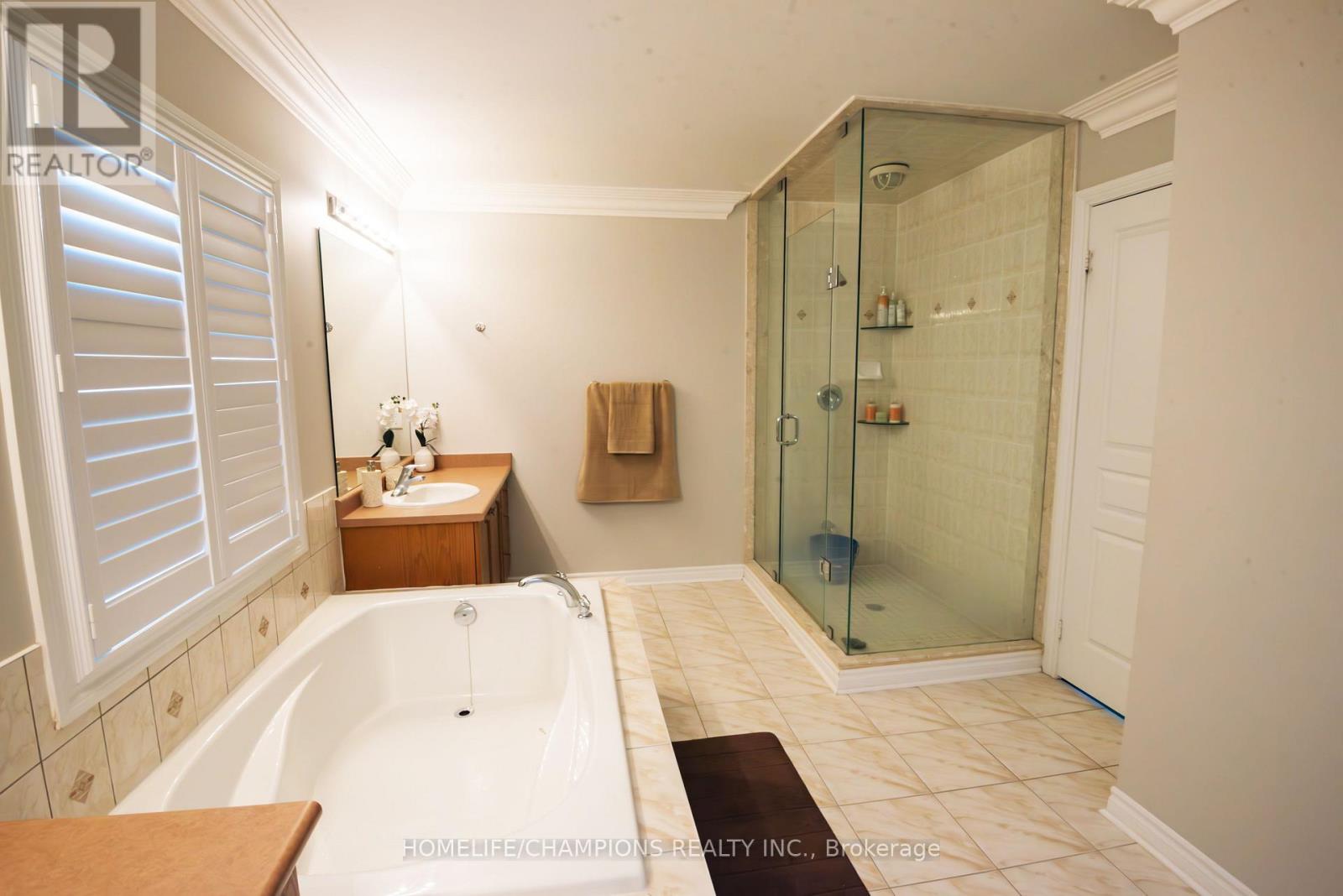 105 Braith Crescent, Whitchurch-Stouffville, Ontario  L4A 0B9 - Photo 25 - N12901372