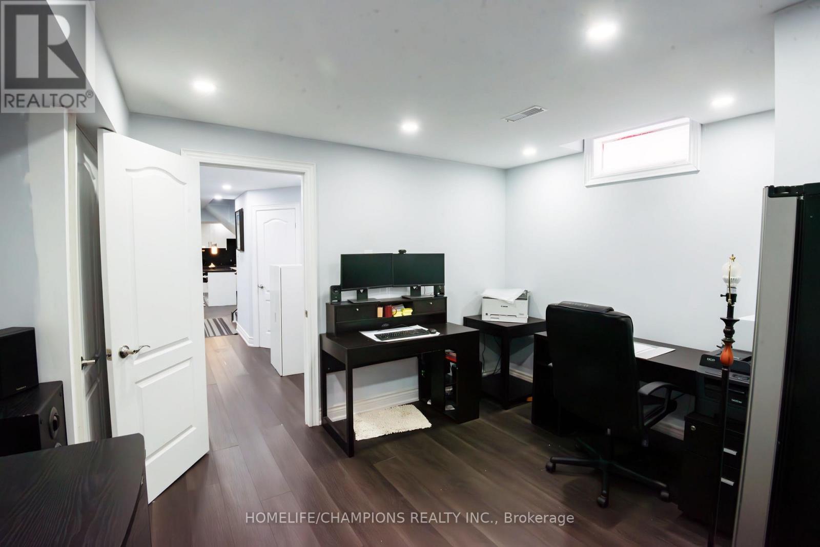 105 Braith Crescent, Whitchurch-Stouffville, Ontario  L4A 0B9 - Photo 8 - N12901372