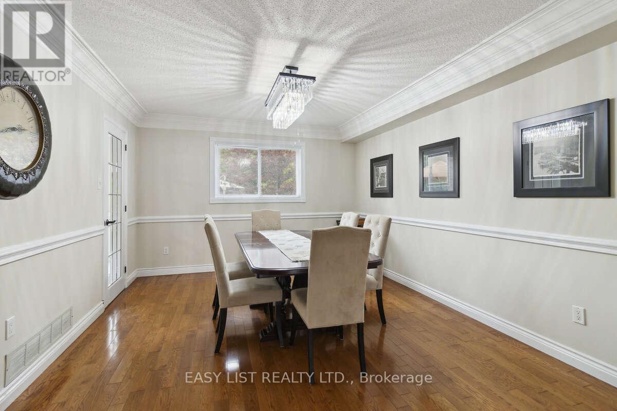 31 Bloomfield Trail, Richmond Hill, Ontario  L4E 2J8 - Photo 10 - N12901408