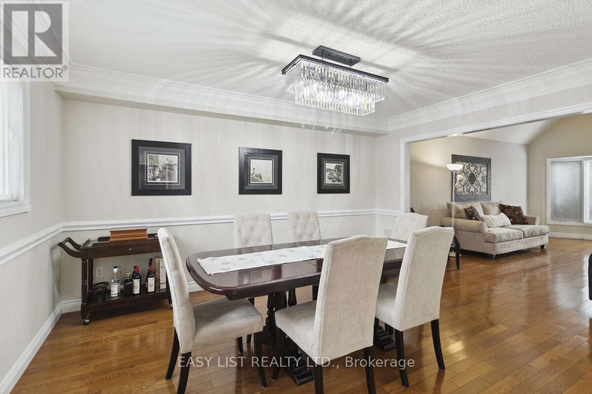 31 Bloomfield Trail, Richmond Hill, Ontario  L4E 2J8 - Photo 11 - N12901408