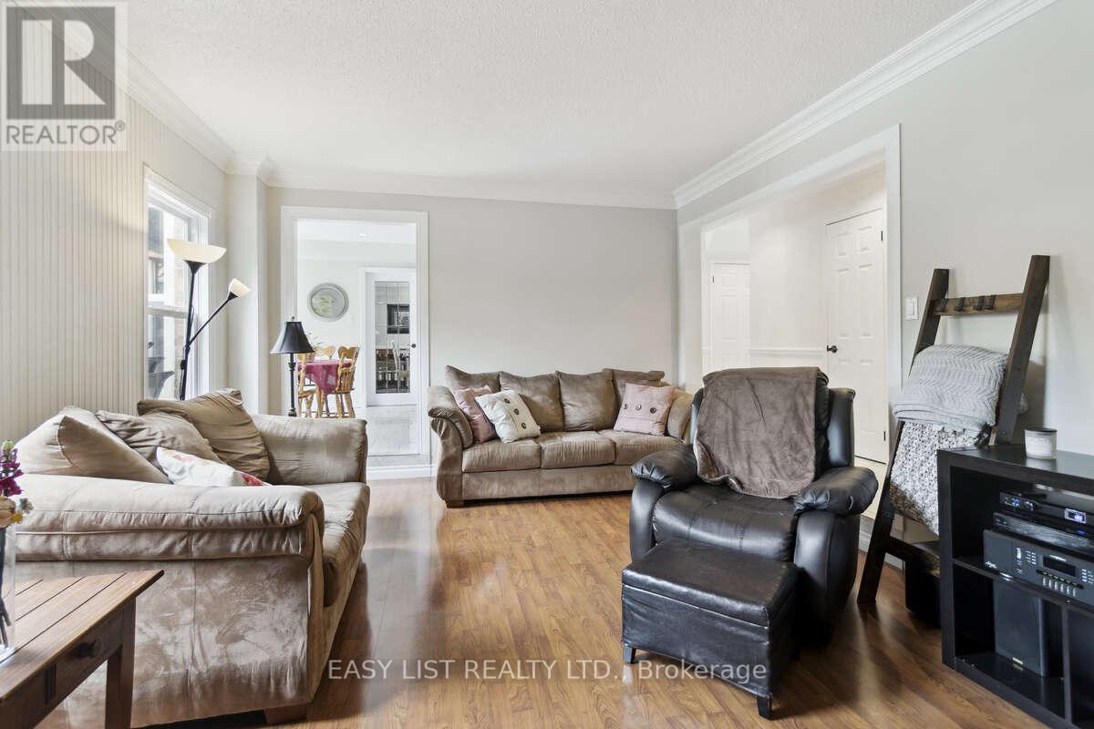 31 Bloomfield Trail, Richmond Hill, Ontario  L4E 2J8 - Photo 18 - N12901408