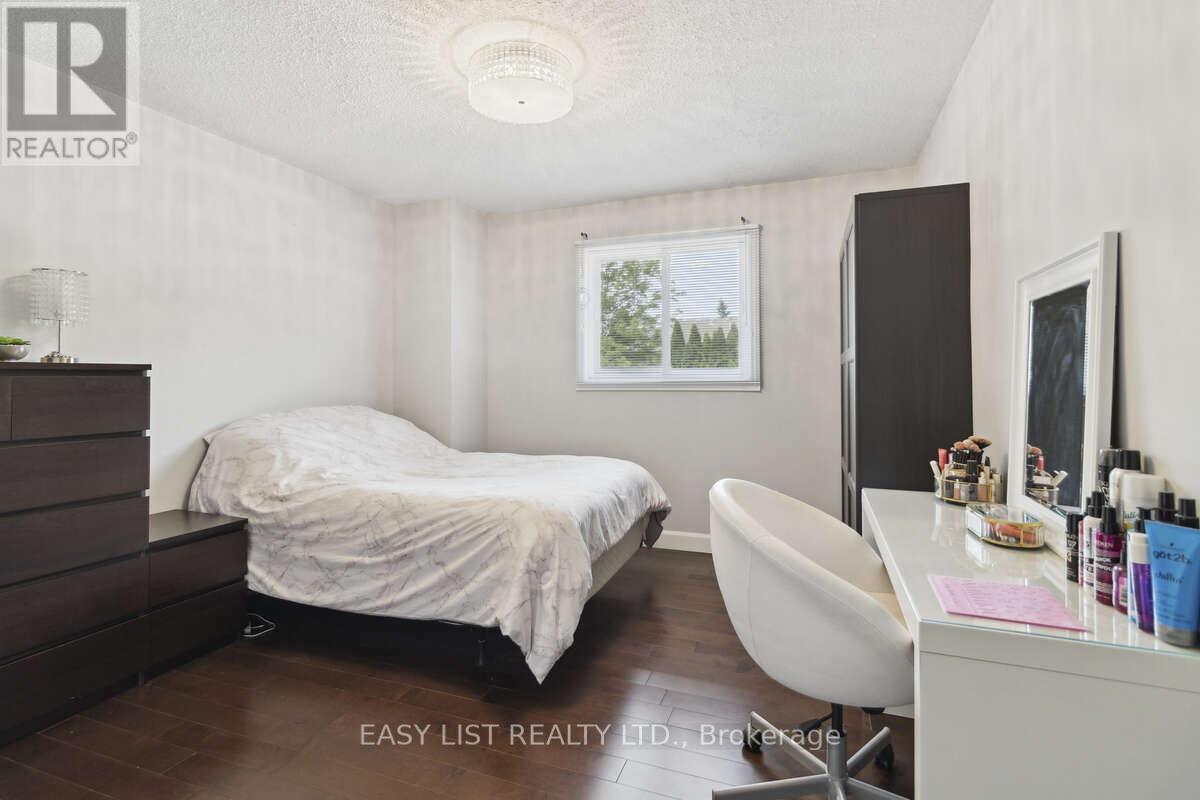 31 Bloomfield Trail, Richmond Hill, Ontario  L4E 2J8 - Photo 28 - N12901408