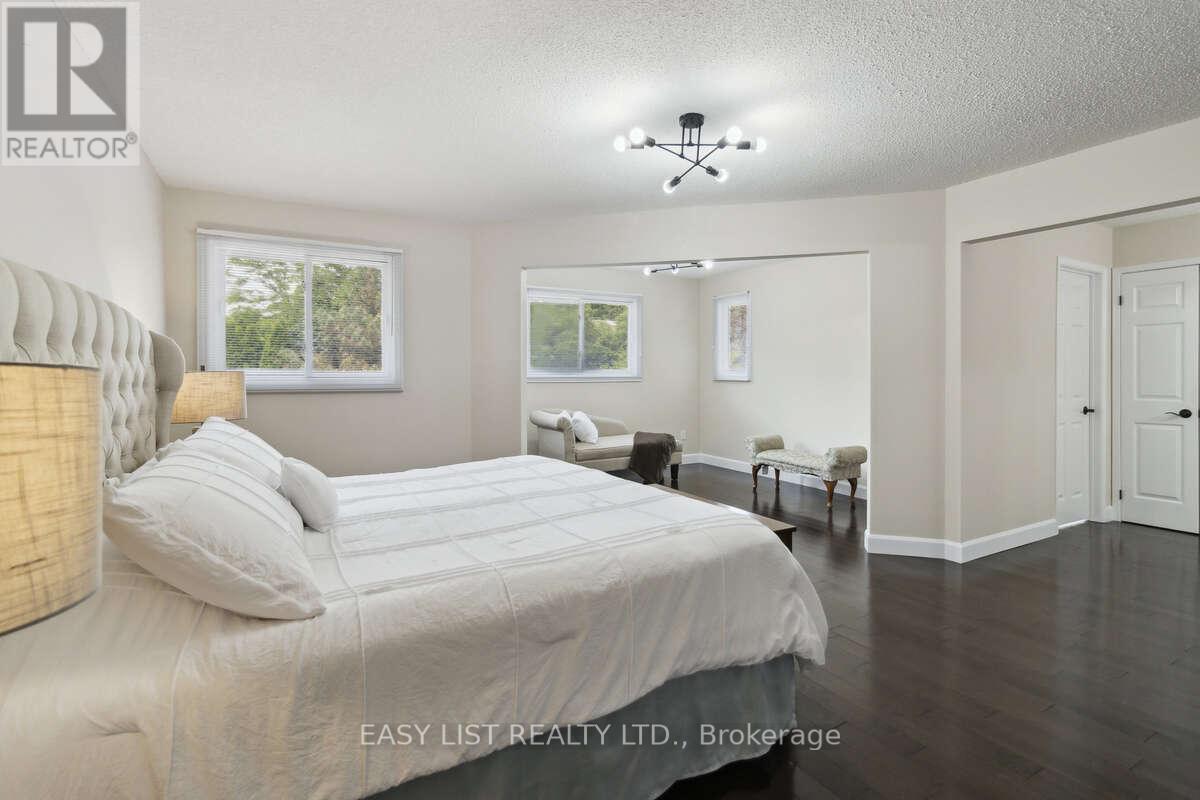 31 Bloomfield Trail, Richmond Hill, Ontario  L4E 2J8 - Photo 30 - N12901408