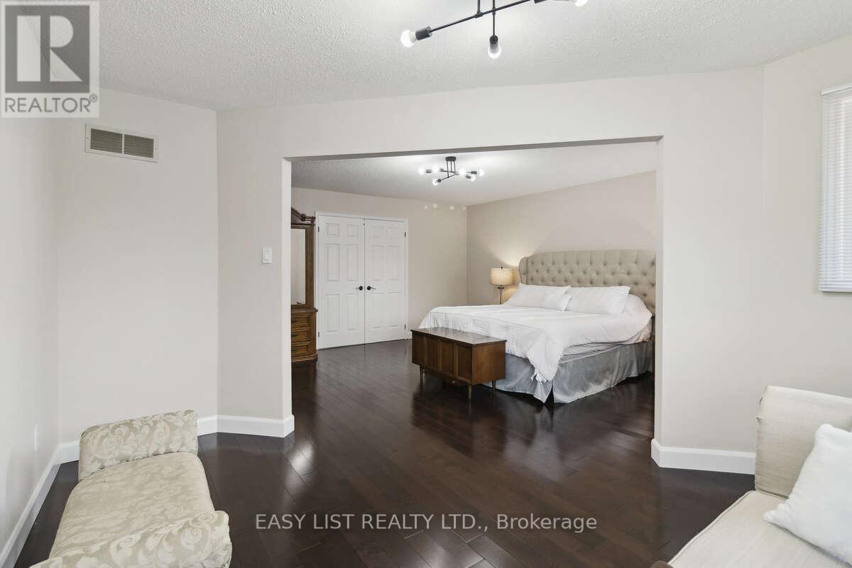 31 Bloomfield Trail, Richmond Hill, Ontario  L4E 2J8 - Photo 31 - N12901408