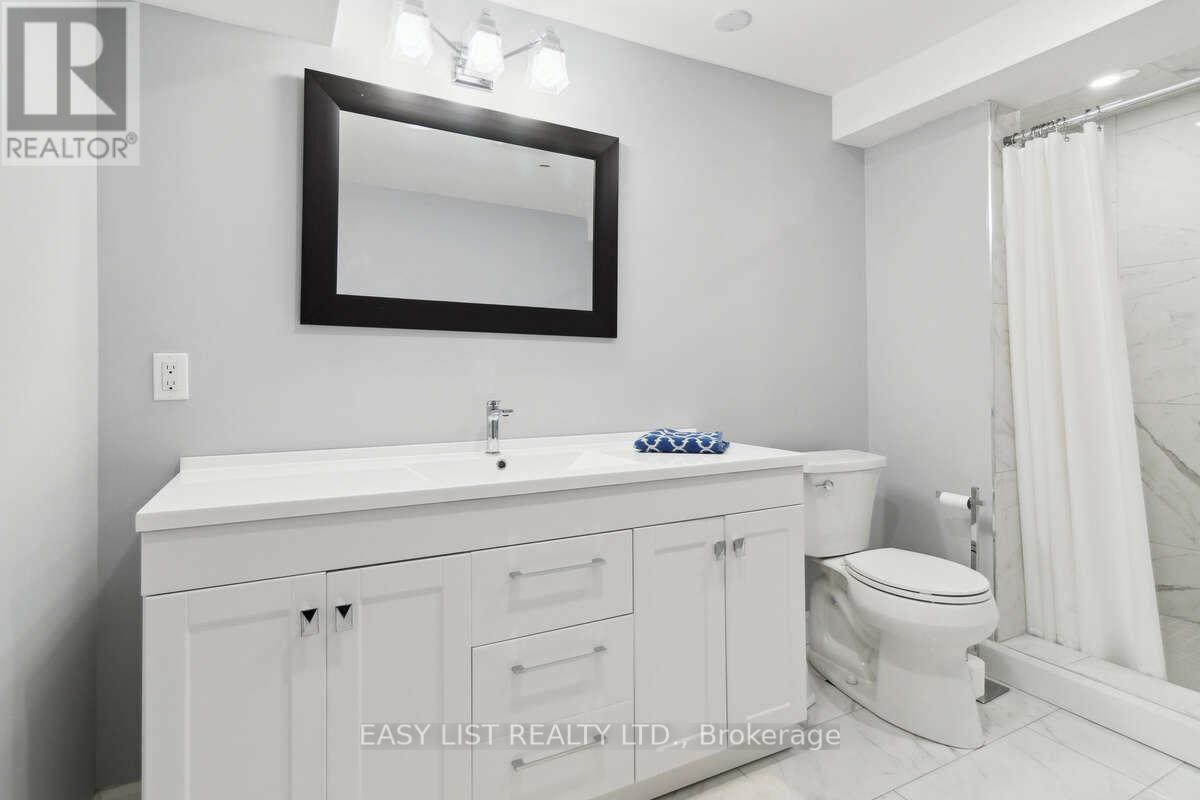 31 Bloomfield Trail, Richmond Hill, Ontario  L4E 2J8 - Photo 39 - N12901408