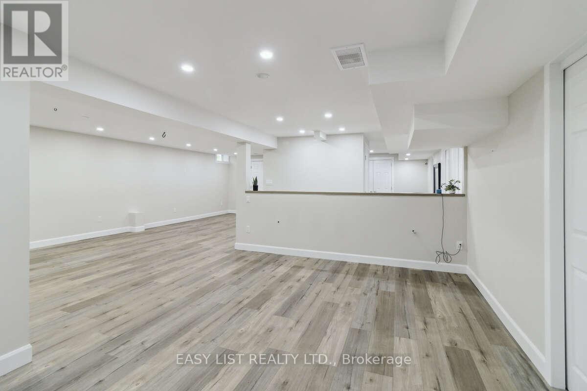 31 Bloomfield Trail, Richmond Hill, Ontario  L4E 2J8 - Photo 42 - N12901408