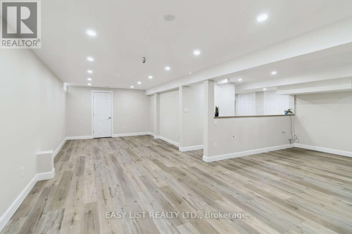 31 Bloomfield Trail, Richmond Hill, Ontario  L4E 2J8 - Photo 43 - N12901408