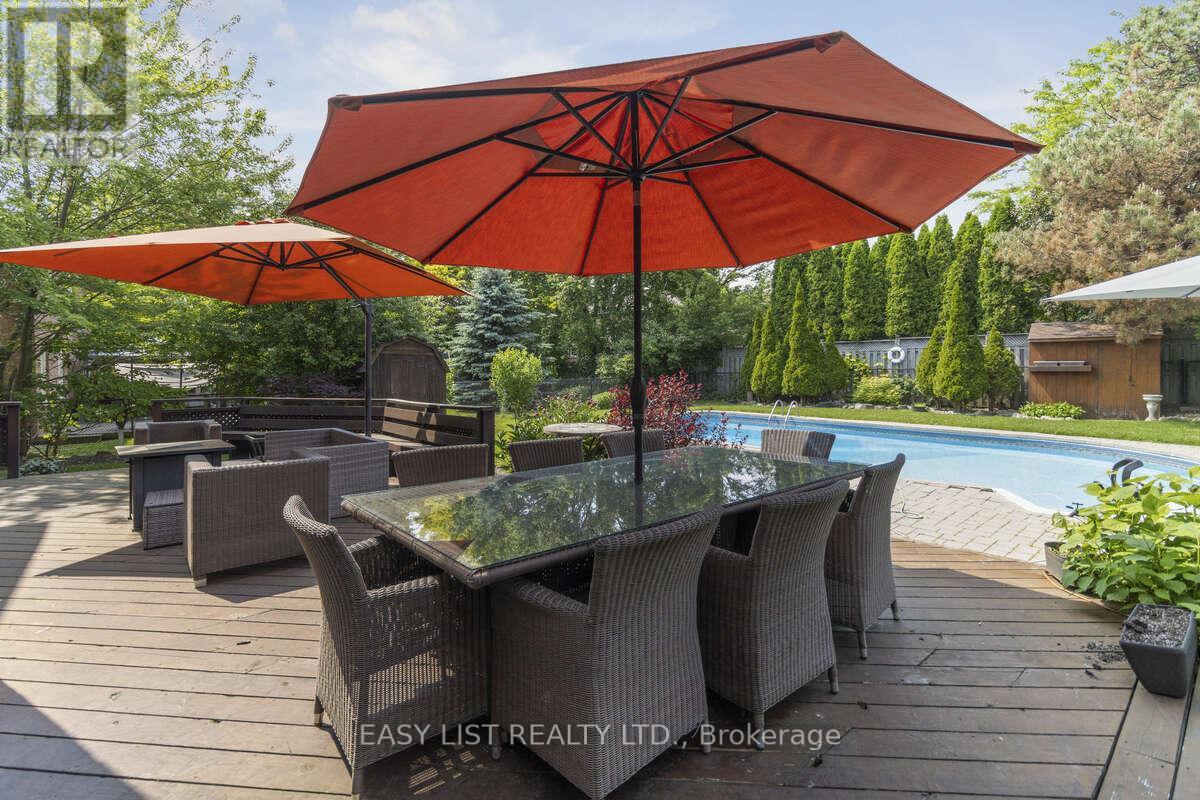 31 Bloomfield Trail, Richmond Hill, Ontario  L4E 2J8 - Photo 50 - N12901408