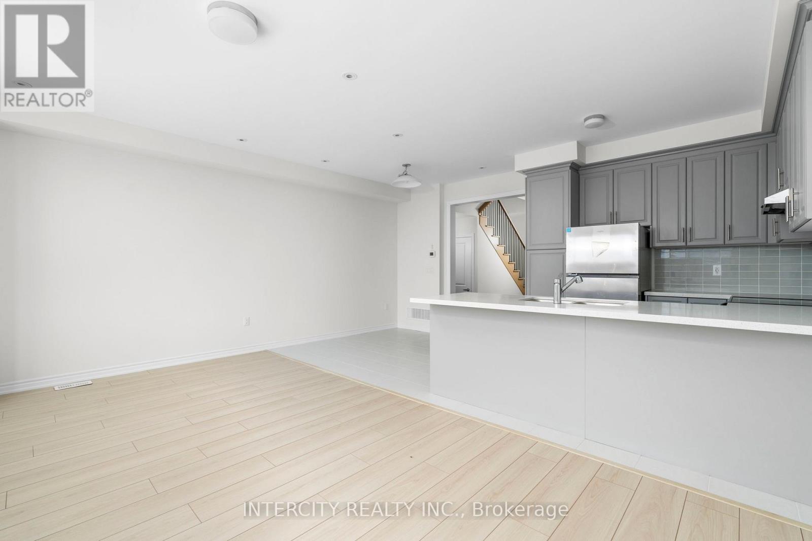 76 Tipp Drive, Richmond Hill, Ontario  L4E 1J3 - Photo 10 - N12901480