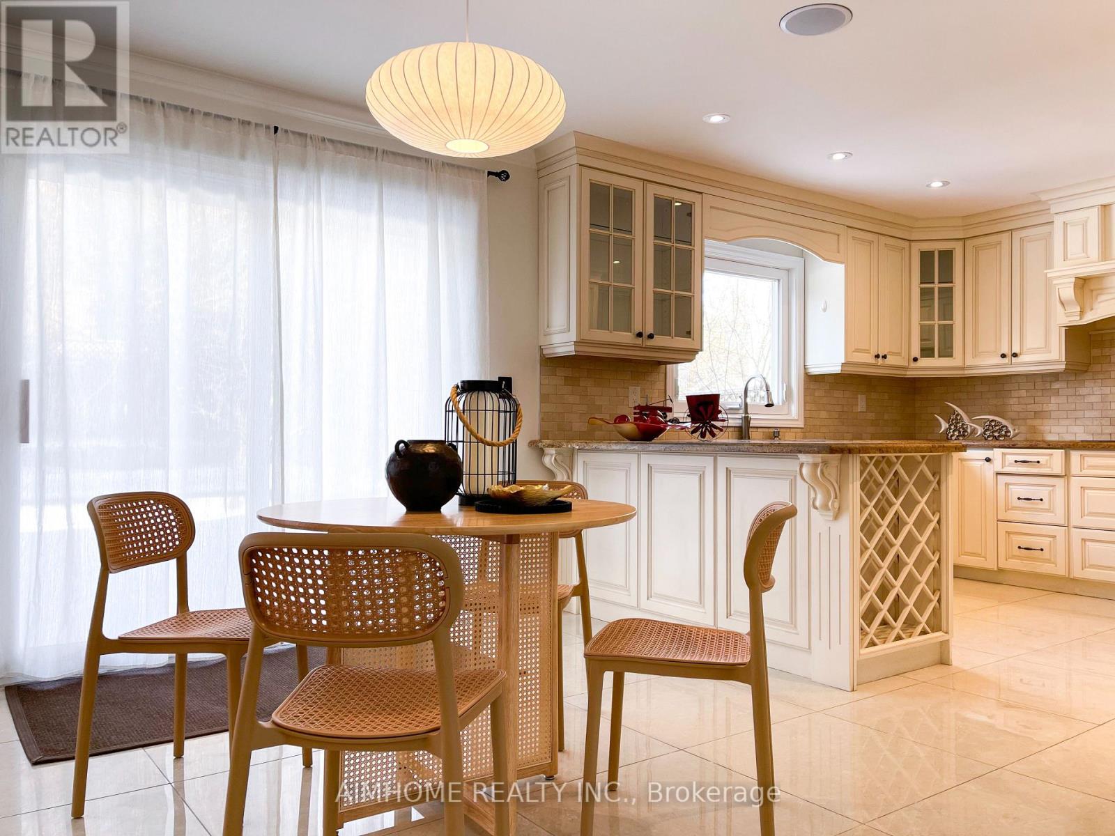 8 Cygnus Drive, Richmond Hill, Ontario  L4C 8P2 - Photo 15 - N12901484