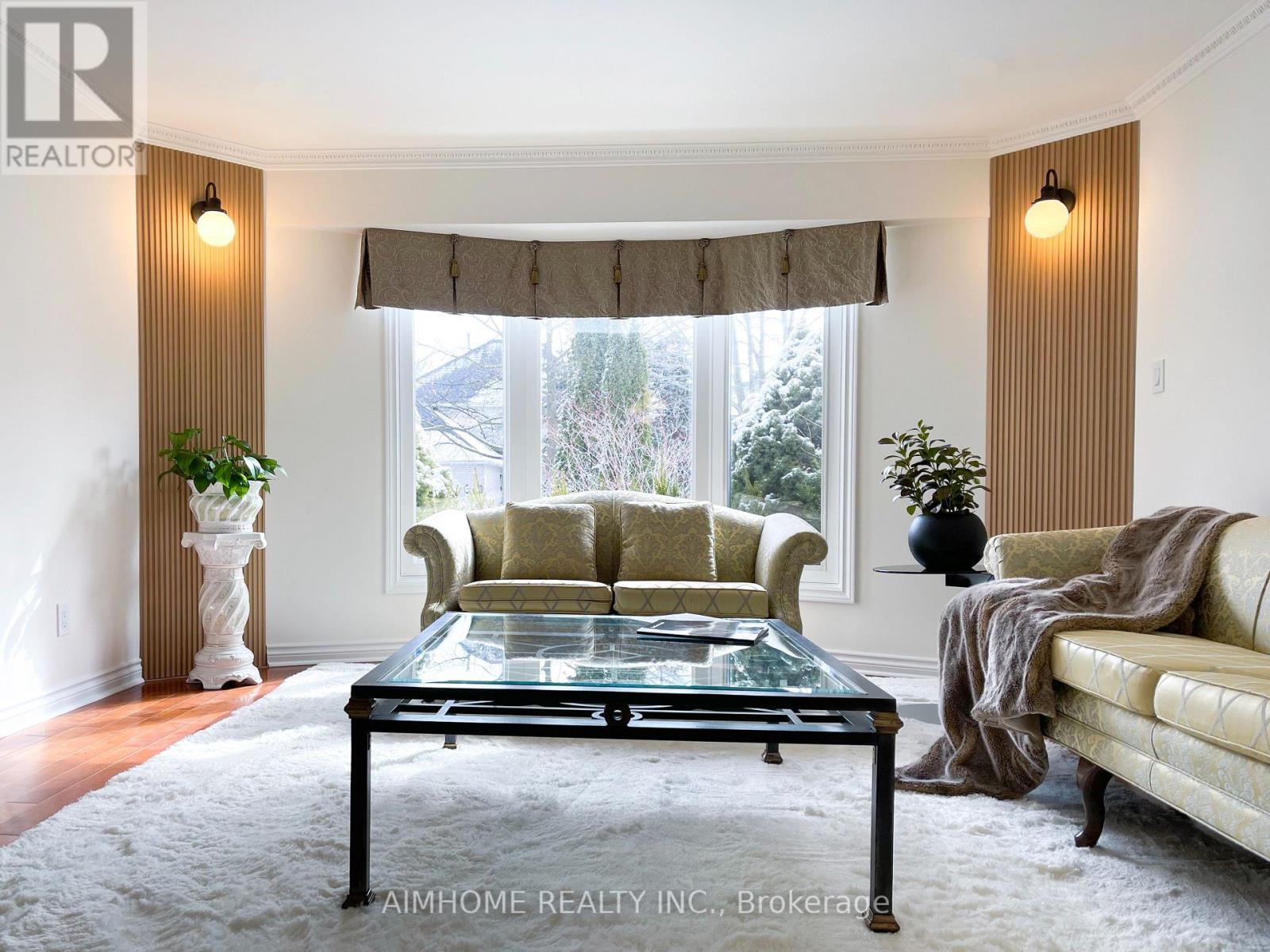 8 Cygnus Drive, Richmond Hill, Ontario  L4C 8P2 - Photo 8 - N12901484