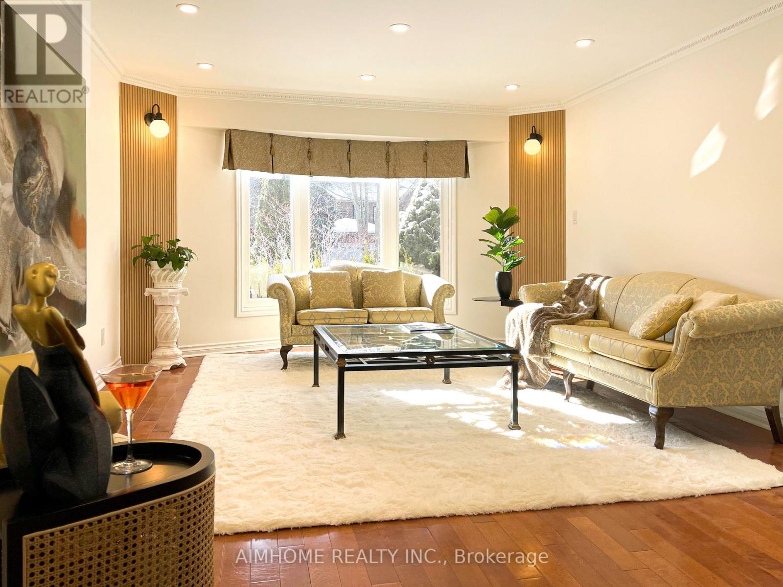 8 Cygnus Drive, Richmond Hill, Ontario  L4C 8P2 - Photo 9 - N12901484