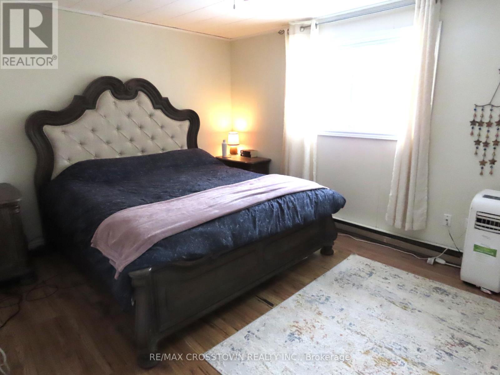 4716 Penetanguishene Road, Springwater, Ontario  L0L 1V0 - Photo 13 - S12901414