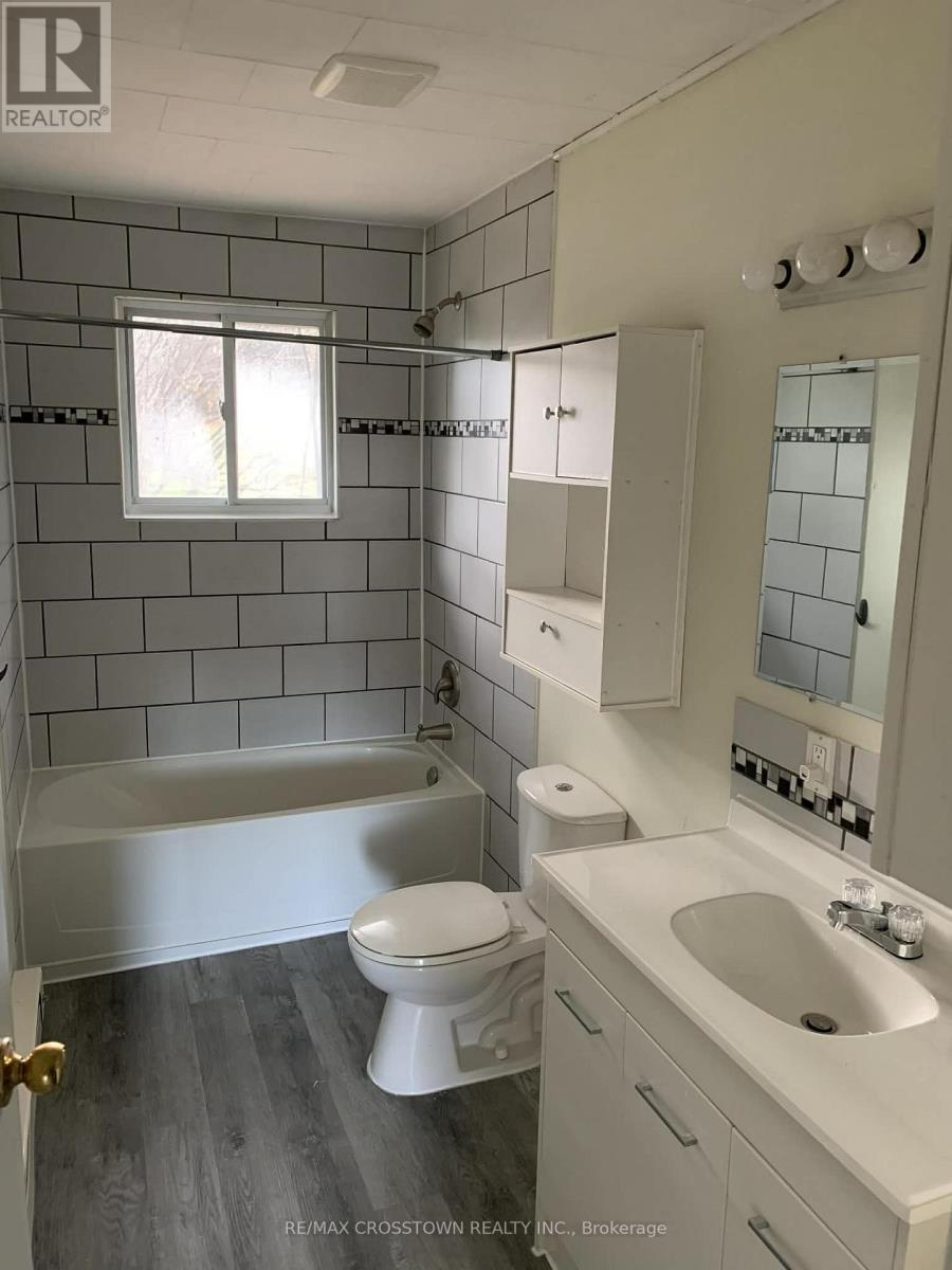 4716 Penetanguishene Road, Springwater, Ontario  L0L 1V0 - Photo 19 - S12901414