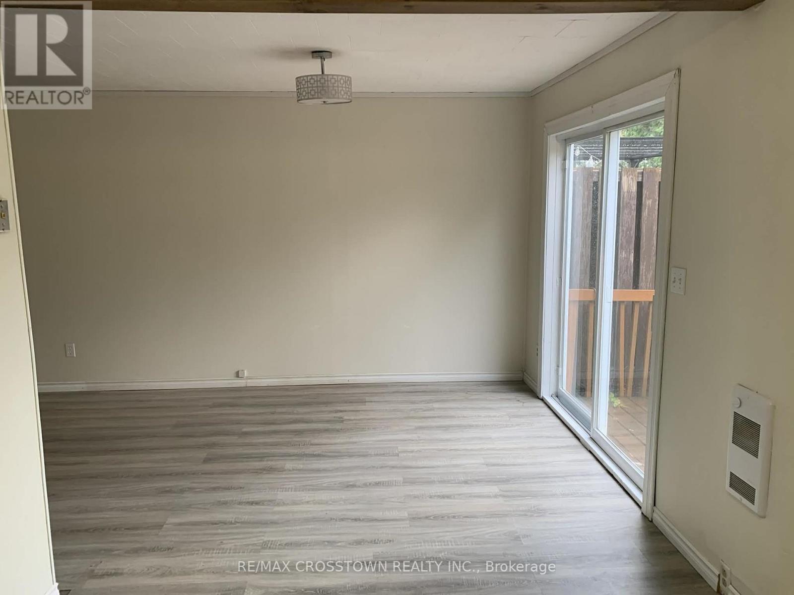 4716 Penetanguishene Road, Springwater, Ontario  L0L 1V0 - Photo 21 - S12901414