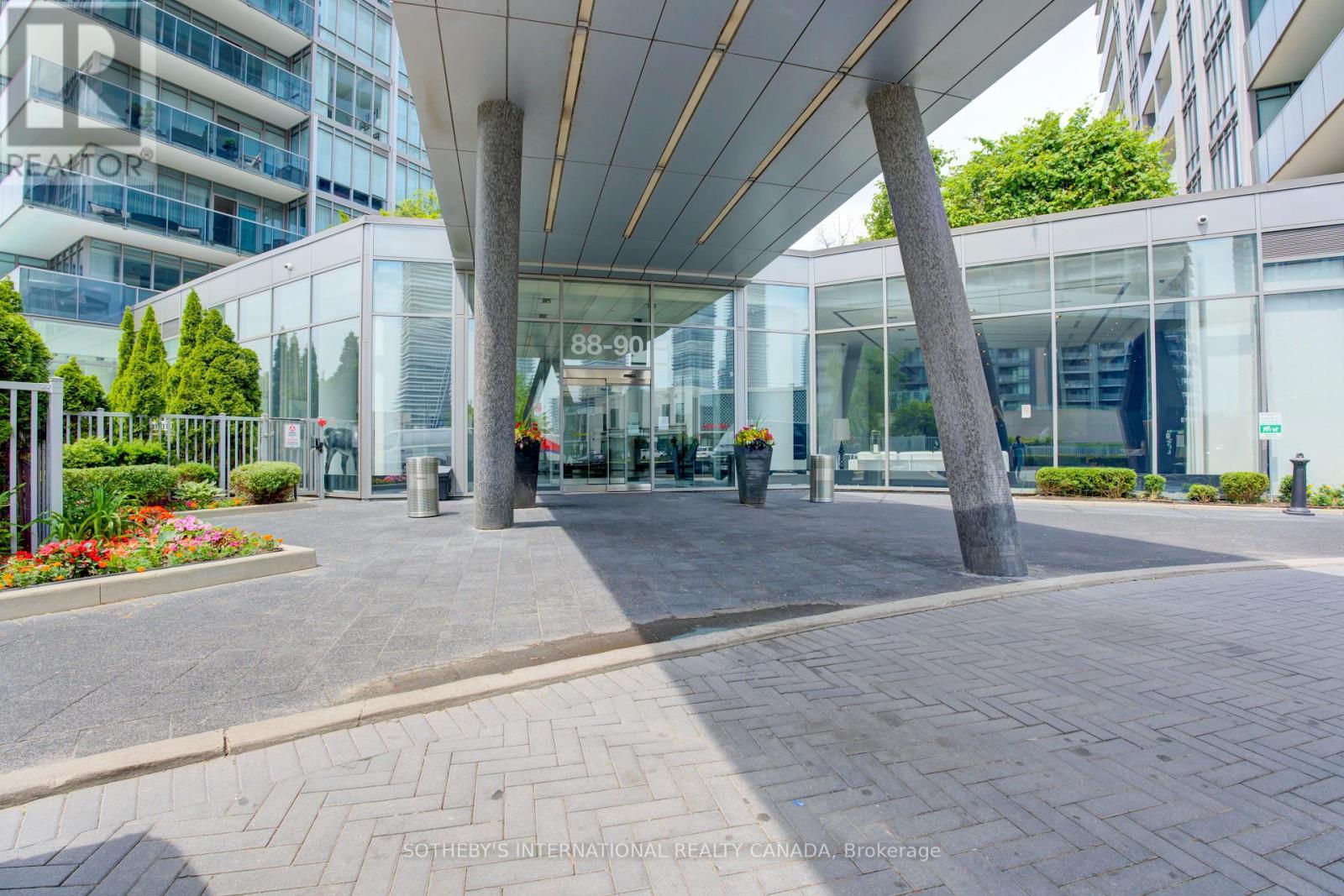 2711 - 88 Park Lawn Road, Toronto, Ontario  M8Y 0B5 - Photo 2 - W12901358