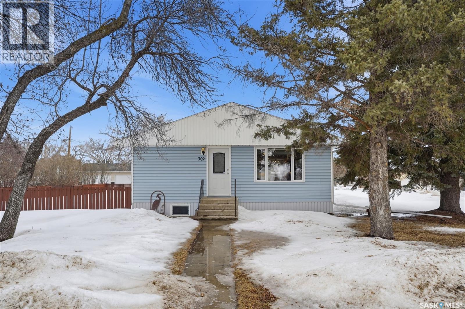 302 5th AVENUE W, Watrous, Saskatchewan