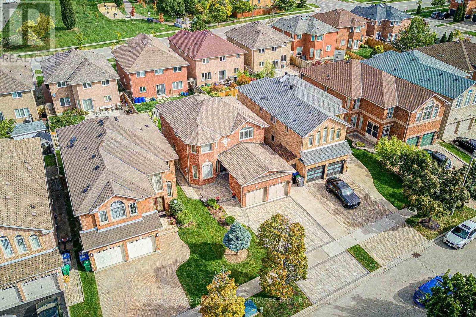 5087 Silverwater Mill Crescent, Mississauga, Ontario  L5V 2B6 - Photo 2 - W12901064