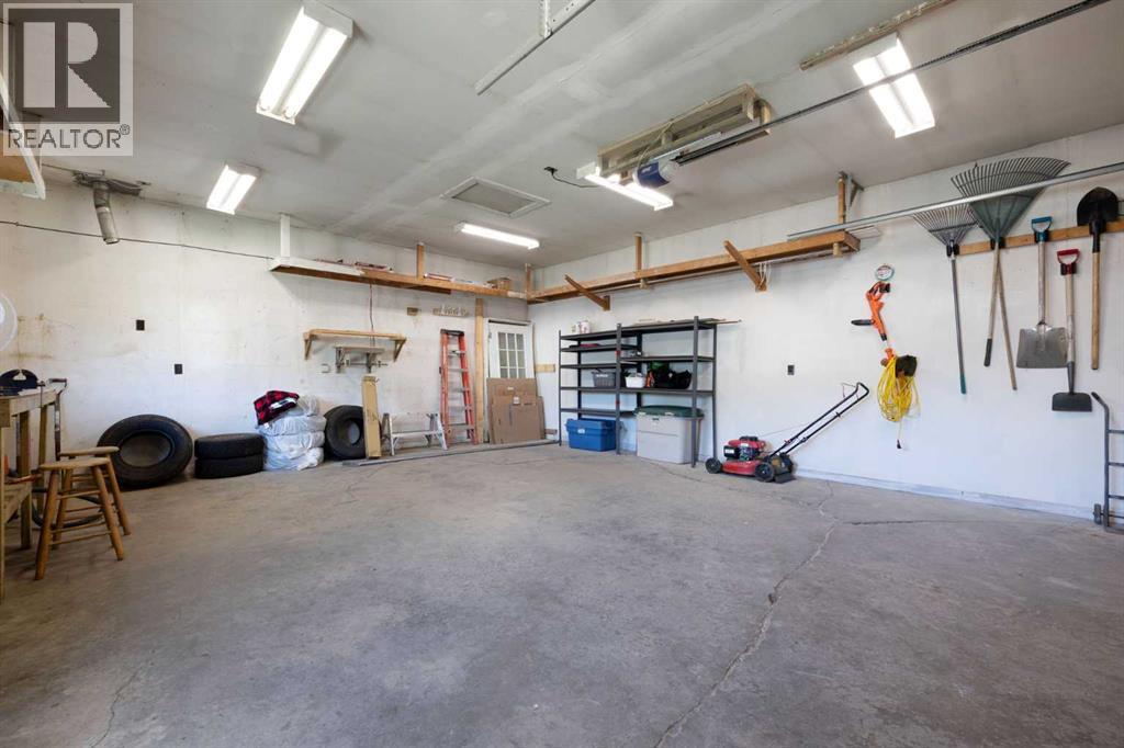 185 Hiltop Crescent, Fort Mcmurray, Alberta  T9H 3V3 - Photo 4 - A2292430