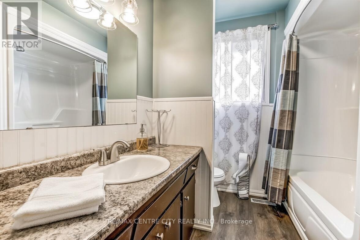 124 Fairview Avenue, St. Thomas, Ontario  N5R 4X6 - Photo 15 - X12901524