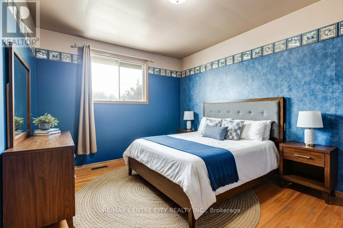 124 Fairview Avenue, St. Thomas, Ontario  N5R 4X6 - Photo 17 - X12901524