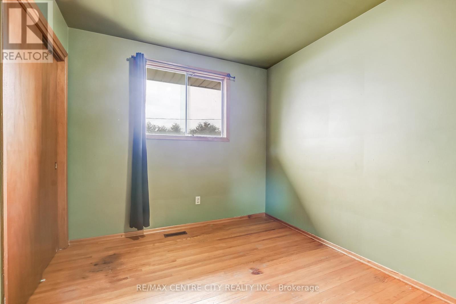 124 Fairview Avenue, St. Thomas, Ontario  N5R 4X6 - Photo 18 - X12901524