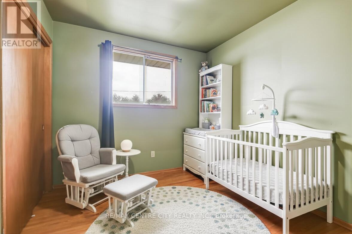 124 Fairview Avenue, St. Thomas, Ontario  N5R 4X6 - Photo 19 - X12901524