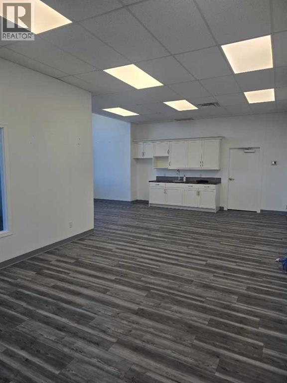 102, 284 Burnt Park Drive, Rural Red Deer County, Alberta  T4S 0K7 - Photo 5 - A2285649