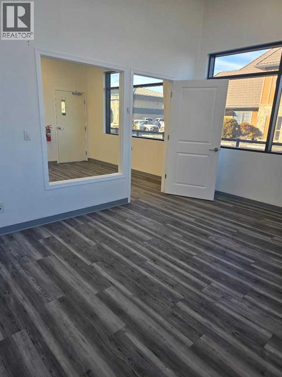 102, 284 Burnt Park Drive, Rural Red Deer County, Alberta  T4S 0K7 - Photo 6 - A2285649